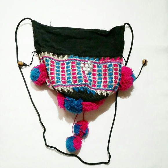 Thai pompom bucket bag - Picture 3 of 6